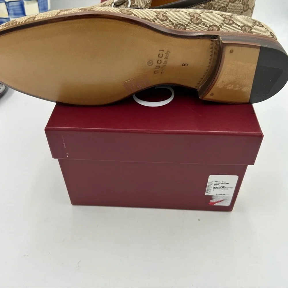 Men’s Gucci, Jordan horse bit canvas loafer size 8, fits nine US maiden in Italy